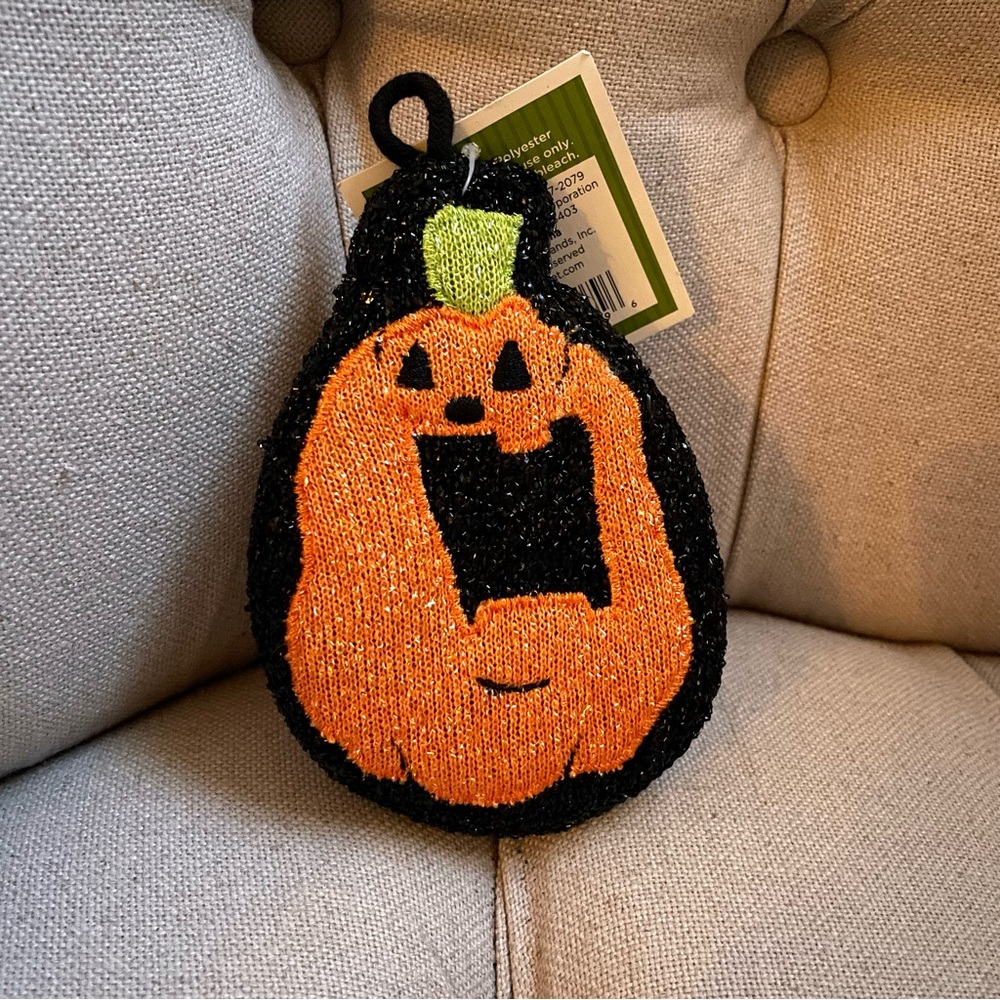 🧡 new Target halloween pumpkin dish scrubber home decor